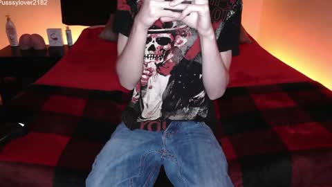 Snapshot of pussylover2182 chatting on September 2025 04:16:01 AM pussylover2182 online show from September 2025 04:16:01 AM