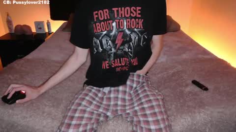 Snapshot of pussylover2182 chatting on September 2025 03:00:02 AM pussylover2182 online show from September 2025 03:00:02 AM