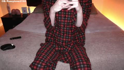 Snapshot of pussylover2182 chatting on October 2025 03:13:02 AM pussylover2182 online show from October 2025 03:13:02 AM