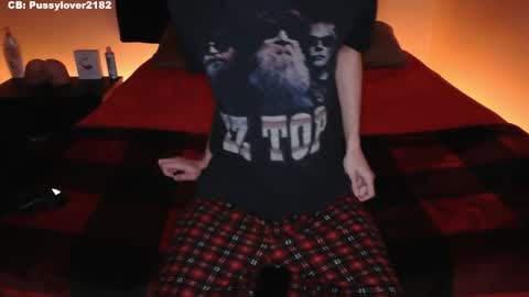 Snapshot of pussylover2182 chatting on November 2025 04:00:01 AM pussylover2182 online show from November 2025 04:00:01 AM