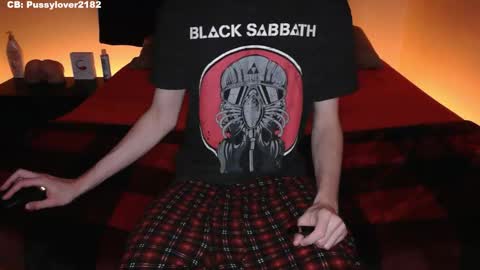 Snapshot of pussylover2182 chatting on November 2025 04:12:01 AM pussylover2182 online show from November 2025 04:12:01 AM