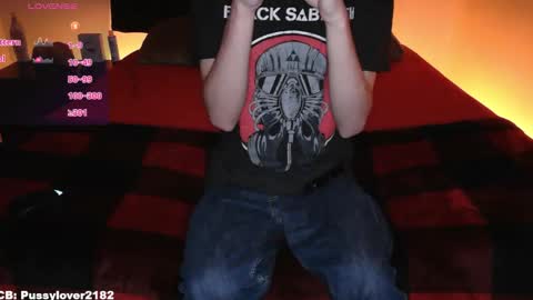 Snapshot of pussylover2182 chatting on November 2025 05:57:02 AM pussylover2182 online show from November 2025 05:57:02 AM