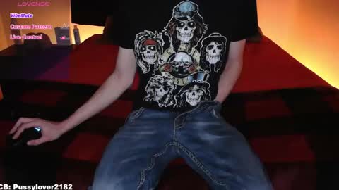 Snapshot of pussylover2182 chatting on November 2025 05:12:03 AM pussylover2182 online show from November 2025 05:12:03 AM