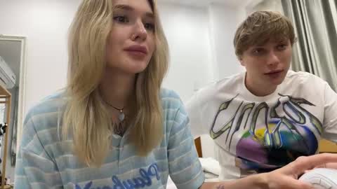 Lina online show from December 2025 07:41:01 PM