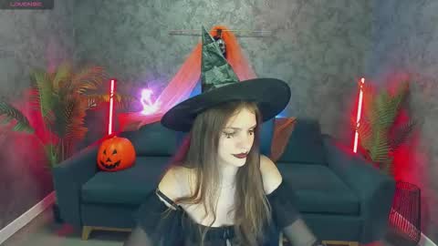 Ellie online show from October 2025 06:50:02 AM