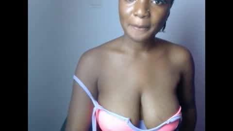 Snapshot of pussyxwetx chatting on October 2025 06:18:02 PM pussyxwetx online show from October 2025 06:18:02 PM