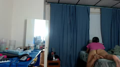 Snapshot of putiputi4u chatting on June 2026 03:25:01 AM putiputi4u online show from June 2026 03:25:01 AM