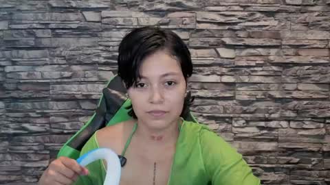 Snapshot of qadeshoficial chatting on June 2026 06:56:01 PM Qadesh online show from June 2026 06:56:01 PM