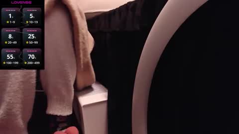 qianqian_ online show from December 2025 09:38:01 AM