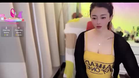 qiqi1588 online show from April 2026 12:02:01 PM