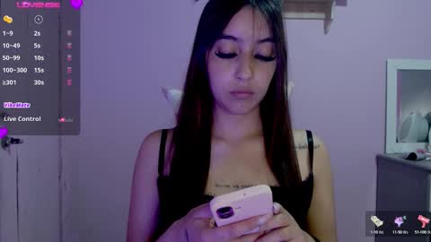 Snapshot of quee_tiana chatting on September 2025 04:03:01 AM your princess online show from September 2025 04:03:01 AM