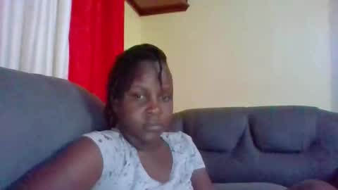 Snapshot of queen014 chatting on November 2025 07:45:02 PM queen014 online show from November 2025 07:45:02 PM