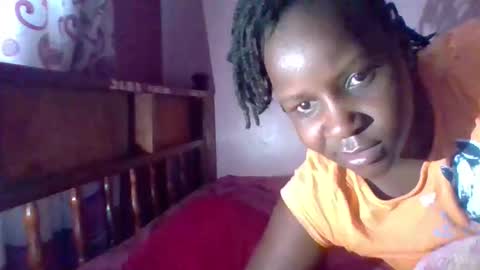 Snapshot of queen014 chatting on November 2025 03:56:01 AM queen014 online show from November 2025 03:56:01 AM