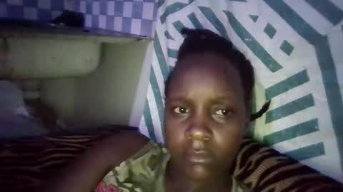 Snapshot of queen014 chatting on December 2025 02:39:01 AM queen014 online show from December 2025 02:39:01 AM