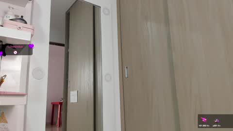 Snapshot of queen_antonella_oficial chatting on January 2025 12:11:02 PM QUEEN ANTONELLA online show from January 2025 12:11:02 PM