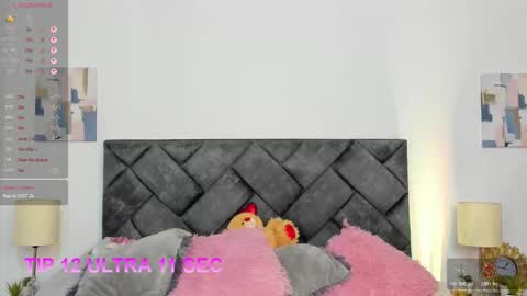 Snapshot of queen_blonde_v chatting on March 2026 01:53:01 AM LU online show from March 2026 01:53:01 AM