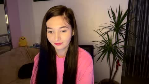 Snapshot of queen_chatur chatting on February 2025 02:05:02 PM Viktoria online show from February 2025 02:05:02 PM