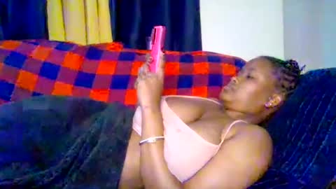 Snapshot of queen_doli chatting on July 2026 02:04:02 AM queen_doli online show from July 2026 02:04:02 AM
