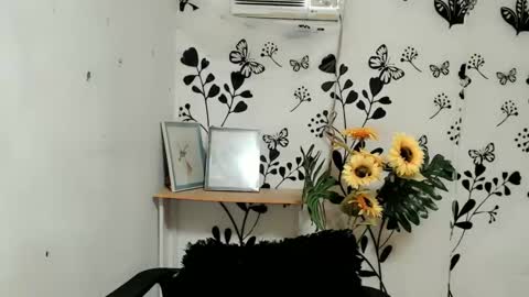 Snapshot of queen_elicktra chatting on January 2025 04:41:01 PM JOY online show from January 2025 04:41:01 PM