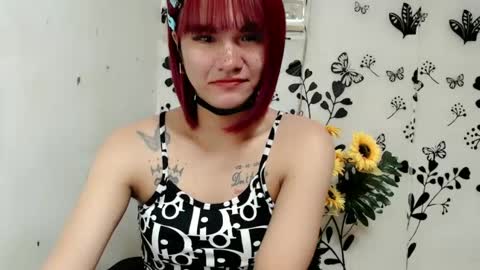 Snapshot of queen_elicktra chatting on February 2025 10:23:02 PM JOY online show from February 2025 10:23:02 PM