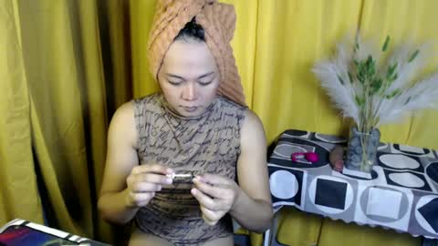 Snapshot of queen_ennah chatting on June 2026 05:17:02 AM queen_ennah online show from June 2026 05:17:02 AM