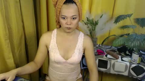 Snapshot of queen_ennah chatting on July 2026 06:51:01 AM queen_ennah online show from July 2026 06:51:01 AM