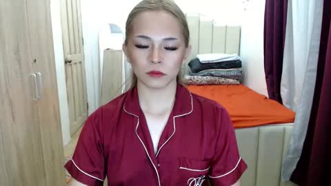 Snapshot of queen_heart0 chatting on May 2026 02:06:02 AM shawny online show from May 2026 02:06:02 AM