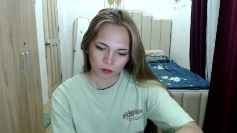 Snapshot of queen_heart0 chatting on May 2026 01:55:01 AM shawny online show from May 2026 01:55:01 AM