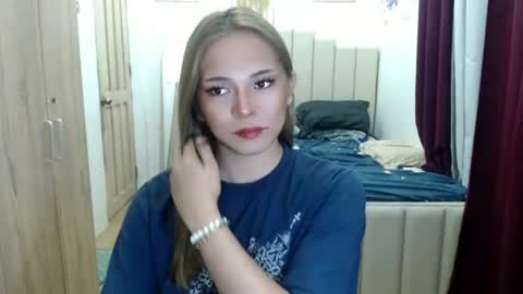 Snapshot of queen_heart0 chatting on June 2026 10:58:01 AM shawny online show from June 2026 10:58:01 AM