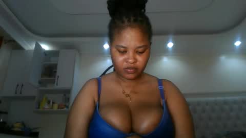 Snapshot of queen_kikih chatting on May 2026 04:26:02 PM Queen kikih online show from May 2026 04:26:02 PM