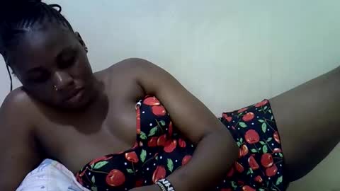 queen_leilla online show from May 2026 06:25:01 PM