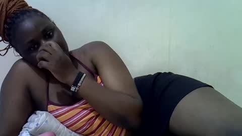 Snapshot of queen_leilla chatting on June 2026 02:41:02 PM queen_leilla online show from June 2026 02:41:02 PM