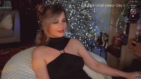 Snapshot of queen_maria chatting on December 2025 11:12:02 PM Maria online show from December 2025 11:12:02 PM