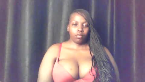Snapshot of queen_melanine chatting on May 2026 11:42:02 AM QUEEN online show from May 2026 11:42:02 AM