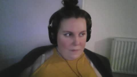 Snapshot of queen_o_swords chatting on February 2026 05:57:02 PM queen_o_swords online show from February 2026 05:57:02 PM