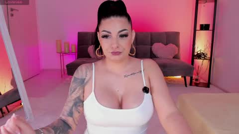 queen_of_deepthroat online show from March 2026 04:35:01 AM