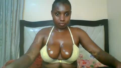 Snapshot of queen_wow2 chatting on June 2026 07:49:02 PM queen online show from June 2026 07:49:02 PM
