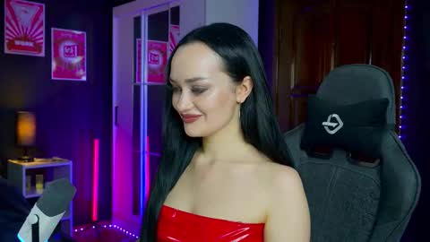 Snapshot of queenaliss chatting on October 2025 06:57:01 AM Your world and the universe Aliss online show from October 2025 06:57:01 AM