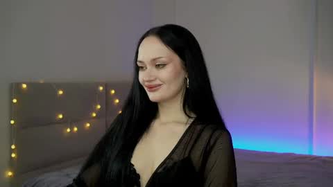 Snapshot of queenaliss chatting on June 2026 06:23:01 AM Your world and the universe Aliss online show from June 2026 06:23:01 AM
