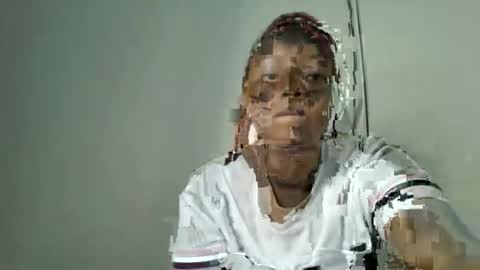 queen online show from November 2025 08:30:01 PM