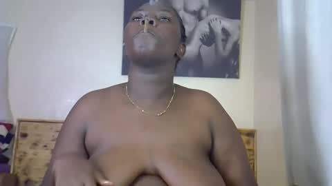 Snapshot of queenbeka chatting on February 2026 03:18:01 AM queenbeka online show from February 2026 03:18:01 AM