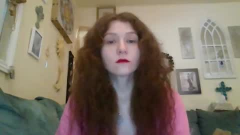 queencrimsonlvx online show from February 2026 08:49:01 PM