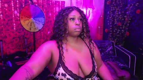 Snapshot of queencroze chatting on April 2026 05:32:02 PM Queen Cherise Roze online show from April 2026 05:32:02 PM