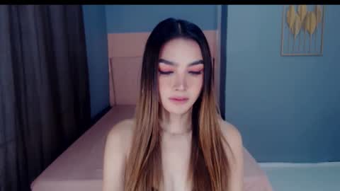 queenemeraldts online show from November 2025 03:07:01 AM