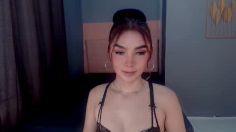 queenemeraldts online show from December 2025 02:29:01 AM