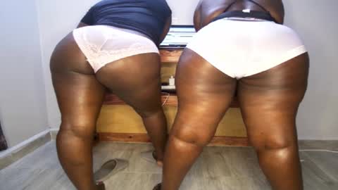 Snapshot of queenkiah chatting on November 2025 07:58:02 PM Nina online show from November 2025 07:58:02 PM