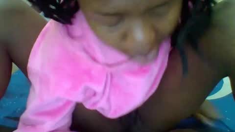 Snapshot of queenleona61 chatting on October 2025 05:39:02 AM queenleona61 online show from October 2025 05:39:02 AM