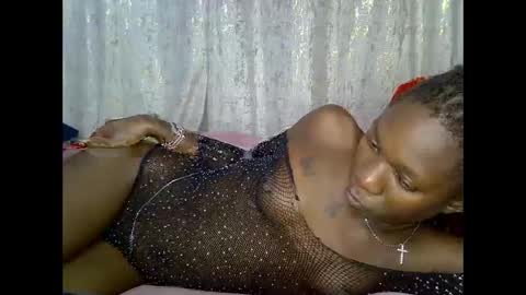 queenluiza199400 online show from May 2026 09:23:02 PM