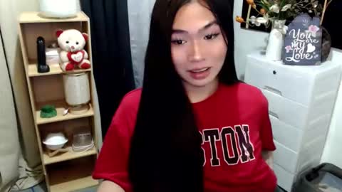 Snapshot of queenofcum169xx chatting on April 2026 06:23:01 PM Mikka online show from April 2026 06:23:01 PM