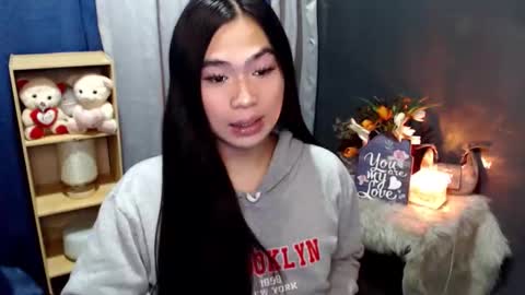 Snapshot of queenofcum169xx chatting on April 2026 05:51:02 PM Mikka online show from April 2026 05:51:02 PM